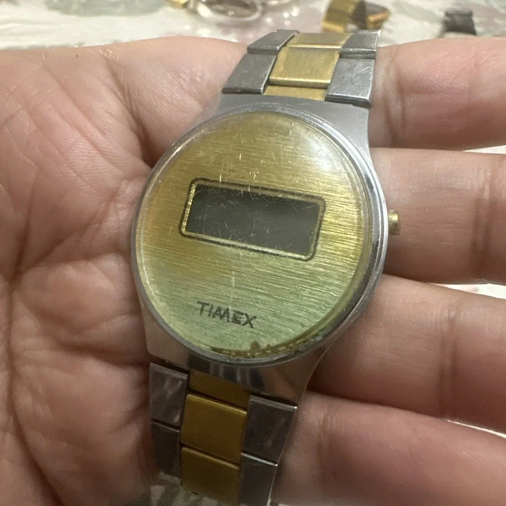 Vintage Timex Rare 1977 Digital Assembled By Howard Hughes U.S.A. 38mm -UNTESTED
